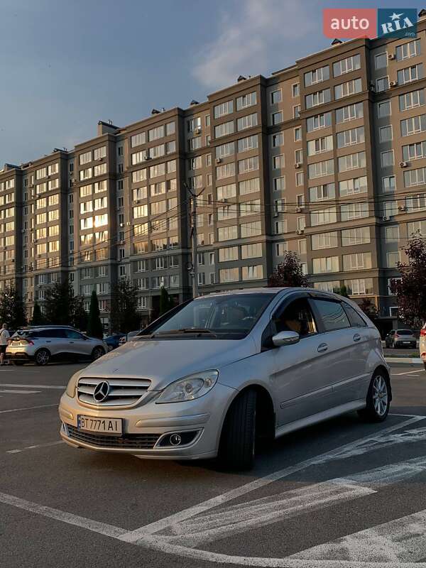Хэтчбек Mercedes-Benz Sprinter 2003 в 