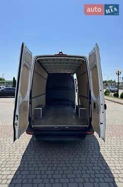 Грузовой фургон Mercedes-Benz Sprinter 2020 в 