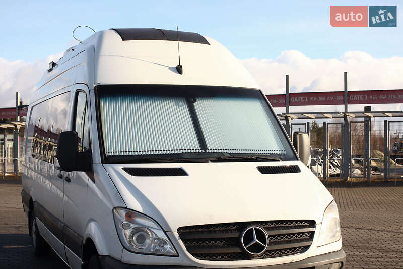 Дом на колесах Mercedes-Benz Sprinter 2007 в 