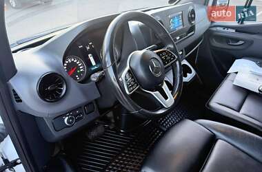Грузовой фургон Mercedes-Benz Sprinter 2022 в 
