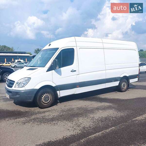 Грузовой фургон Mercedes-Benz Sprinter 2007 в 