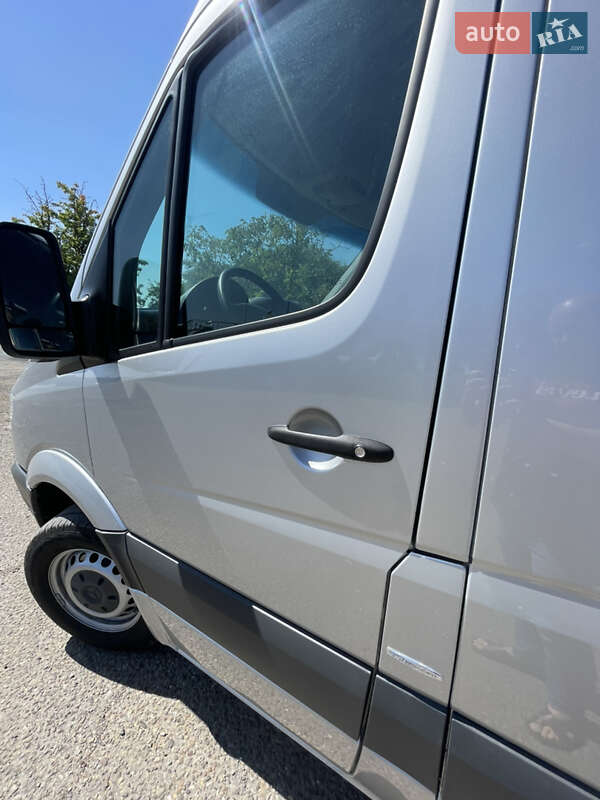 Грузовой фургон Mercedes-Benz Sprinter 2012 в Черновцах