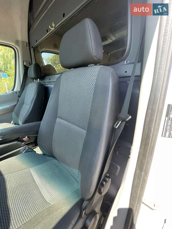 Грузовой фургон Mercedes-Benz Sprinter 2012 в Черновцах