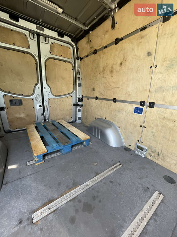 Грузовой фургон Mercedes-Benz Sprinter 2012 в Черновцах