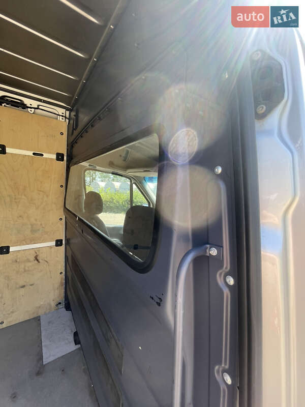 Грузовой фургон Mercedes-Benz Sprinter 2012 в Черновцах