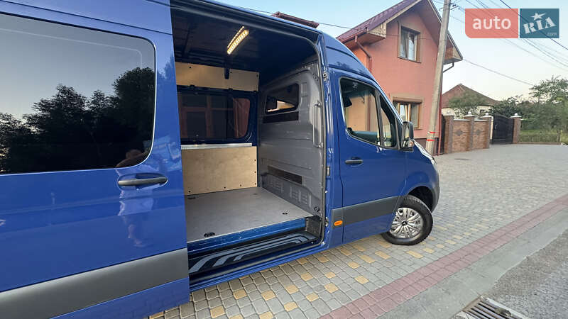 Вантажний фургон Mercedes-Benz Sprinter 2023 в Сваляві