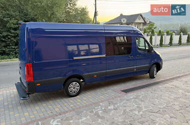Грузовой фургон Mercedes-Benz Sprinter 2023 в 