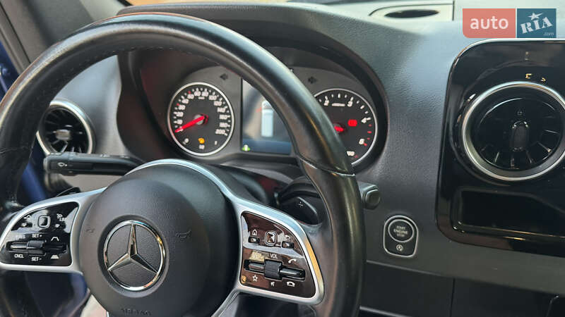 Вантажний фургон Mercedes-Benz Sprinter 2023 в Сваляві