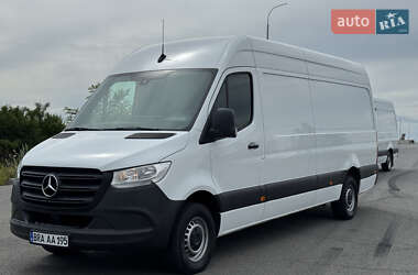 Грузовой фургон Mercedes-Benz Sprinter 2022 в 