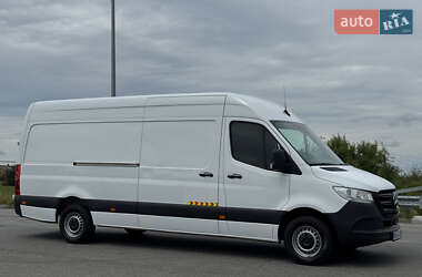 Грузовой фургон Mercedes-Benz Sprinter 2022 в 