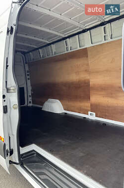 Грузовой фургон Mercedes-Benz Sprinter 2022 в 