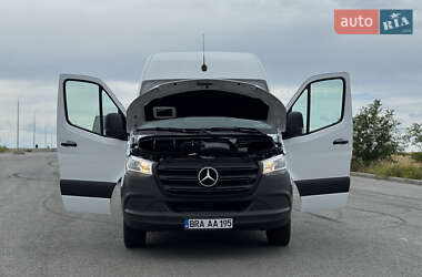 Грузовой фургон Mercedes-Benz Sprinter 2022 в 
