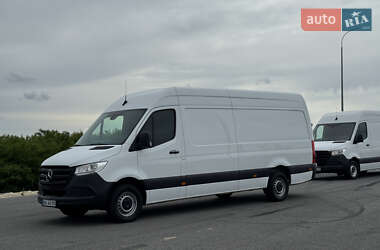 Грузовой фургон Mercedes-Benz Sprinter 2022 в 