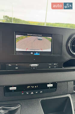 Грузовой фургон Mercedes-Benz Sprinter 2022 в 