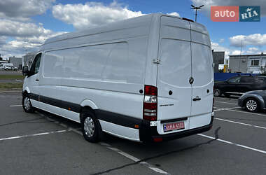 Грузовой фургон Mercedes-Benz Sprinter 2016 в 