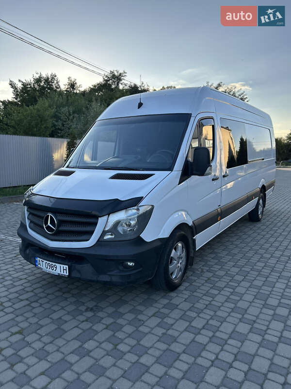 Вантажопасажирський фургон Mercedes-Benz Sprinter 2015 в Івано-Франківську