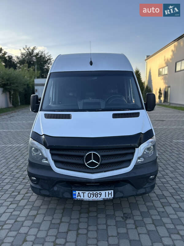 Вантажопасажирський фургон Mercedes-Benz Sprinter 2015 в Івано-Франківську