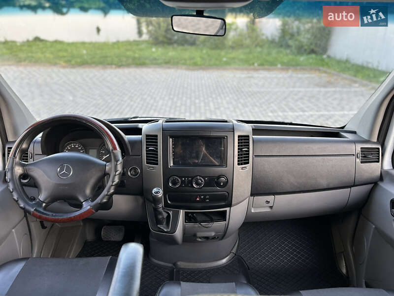 Вантажопасажирський фургон Mercedes-Benz Sprinter 2015 в Івано-Франківську