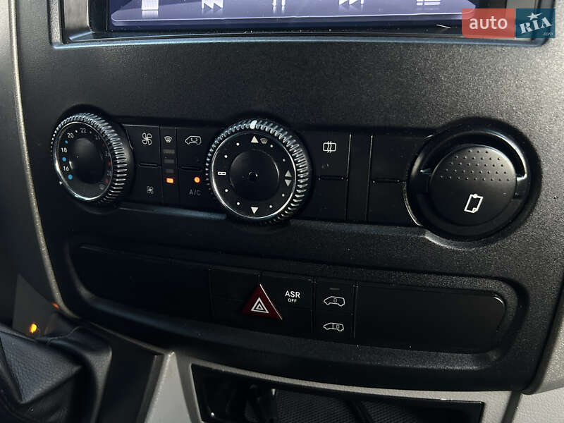 Вантажопасажирський фургон Mercedes-Benz Sprinter 2015 в Івано-Франківську