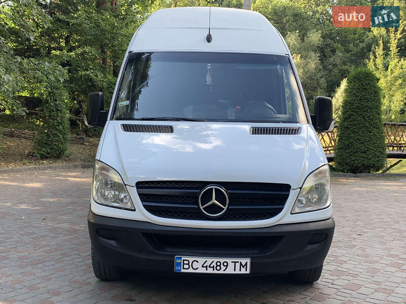 Грузовой фургон Mercedes-Benz Sprinter 2008 в Трускавце