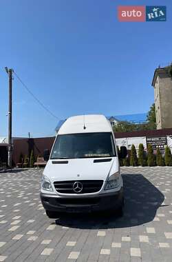 Грузовой фургон Mercedes-Benz Sprinter 2010 в 