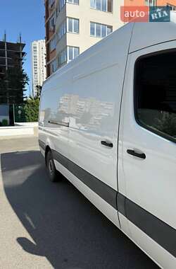 Грузовой фургон Mercedes-Benz Sprinter 2023 в 