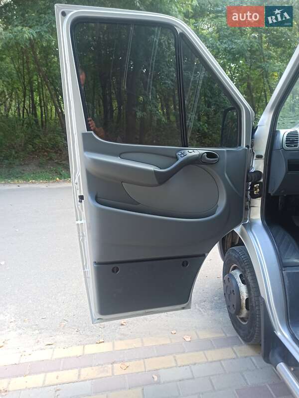 Вантажний фургон Mercedes-Benz Sprinter 2004 в Бершаді фото 7 Вантажний фургон Mercedes-Benz Sprinter 2004 в Бершаді