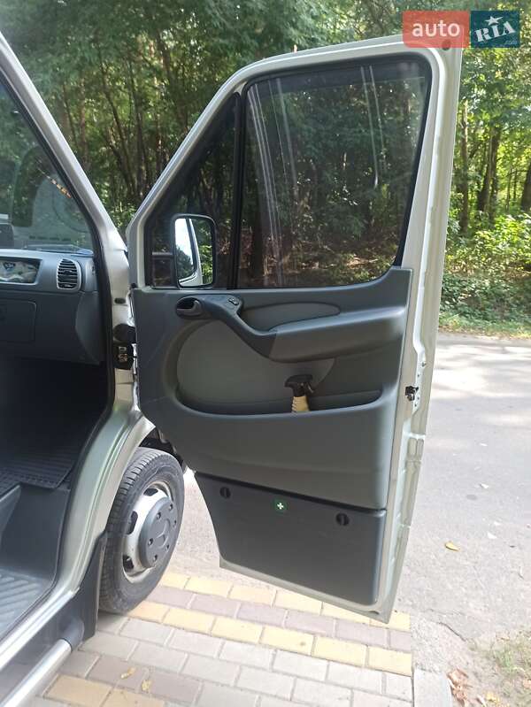 Вантажний фургон Mercedes-Benz Sprinter 2004 в Бершаді фото 17 Вантажний фургон Mercedes-Benz Sprinter 2004 в Бершаді