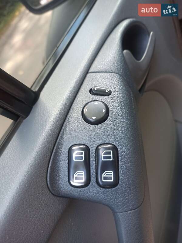 Вантажний фургон Mercedes-Benz Sprinter 2004 в Бершаді фото 19 Вантажний фургон Mercedes-Benz Sprinter 2004 в Бершаді