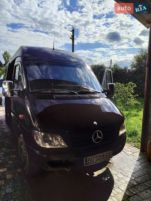 Пригородный автобус Mercedes-Benz Sprinter 2000 в Чорткове
