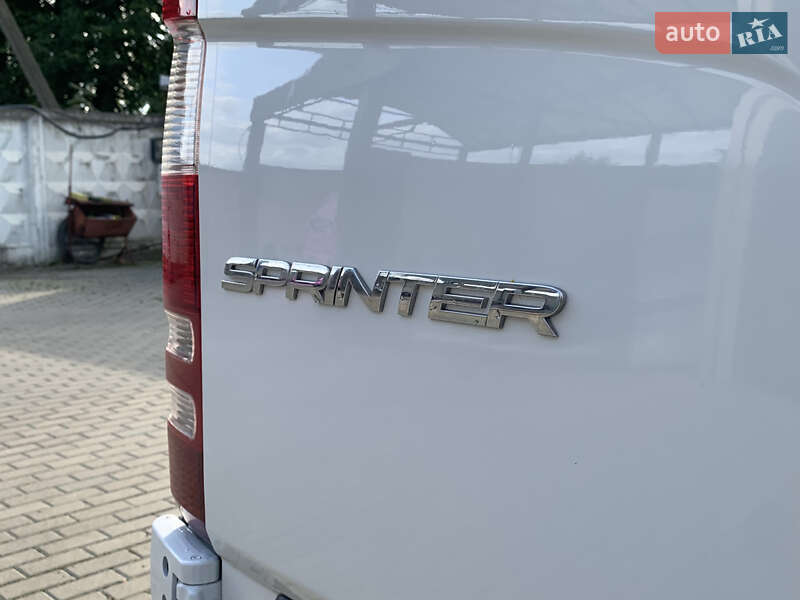 Грузопассажирский фургон Mercedes-Benz Sprinter 2016 в Стрые