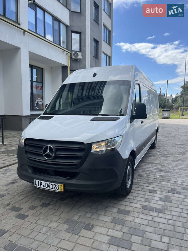 Грузовой фургон Mercedes-Benz Sprinter 2018 в  фото Грузовой фургон Mercedes-Benz Sprinter 2018 в