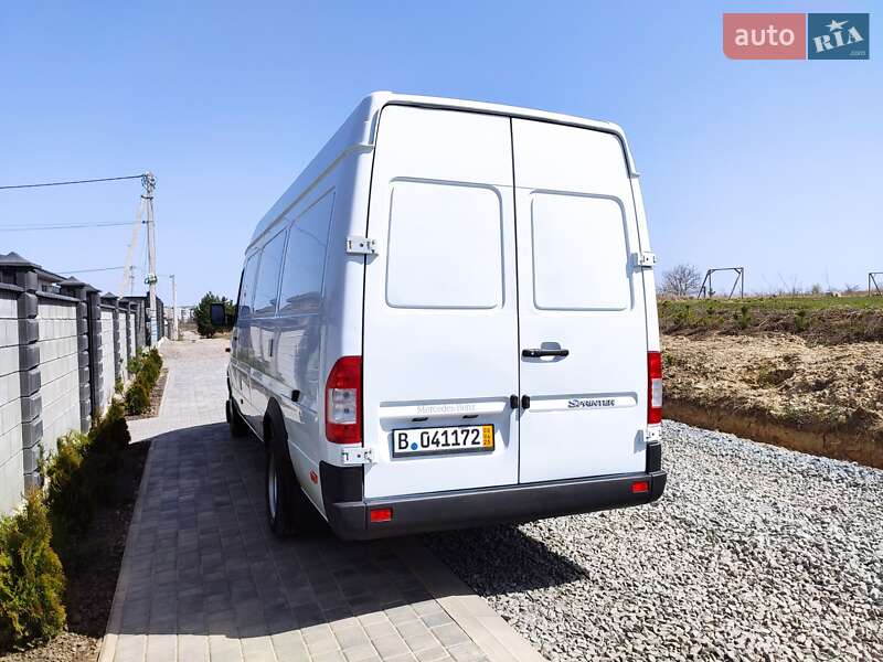 Грузовой фургон Mercedes-Benz Sprinter 2004 в Ровно