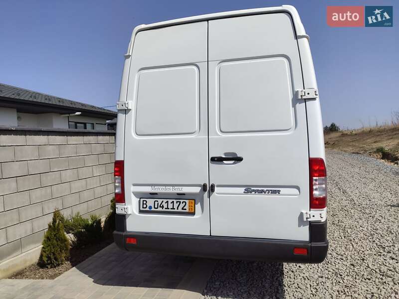 Грузовой фургон Mercedes-Benz Sprinter 2004 в Ровно