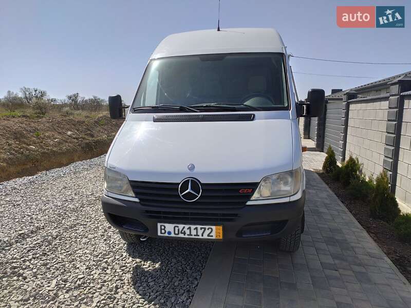 Грузовой фургон Mercedes-Benz Sprinter 2004 в Ровно