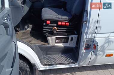 Грузовой фургон Mercedes-Benz Sprinter 2005 в 