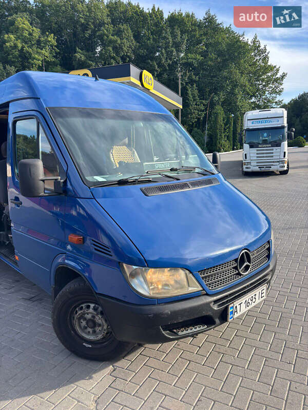 Микроавтобус Mercedes-Benz Sprinter 2004 в Ивано-Франковске фото 2 Микроавтобус Mercedes-Benz Sprinter 2004 в Ивано-Франковске