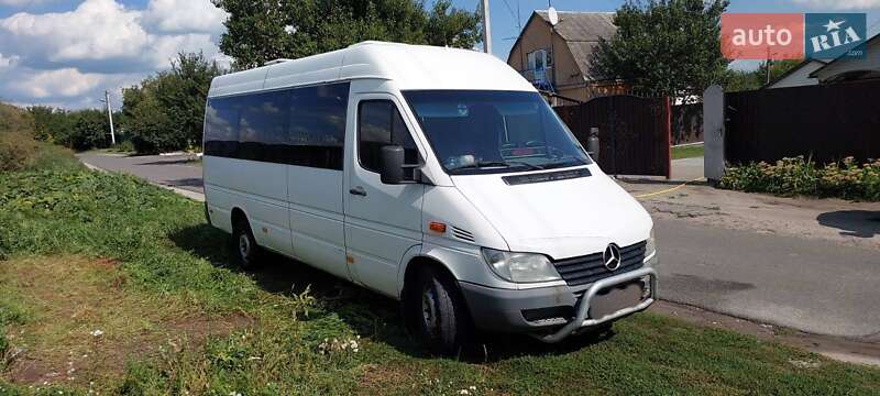 Mercedes-Benz Sprinter 2000