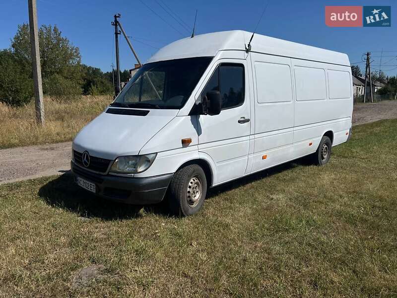Грузовой фургон Mercedes-Benz Sprinter 2005 в 