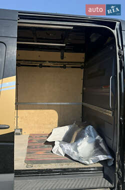 Грузовой фургон Mercedes-Benz Sprinter 2016 в 