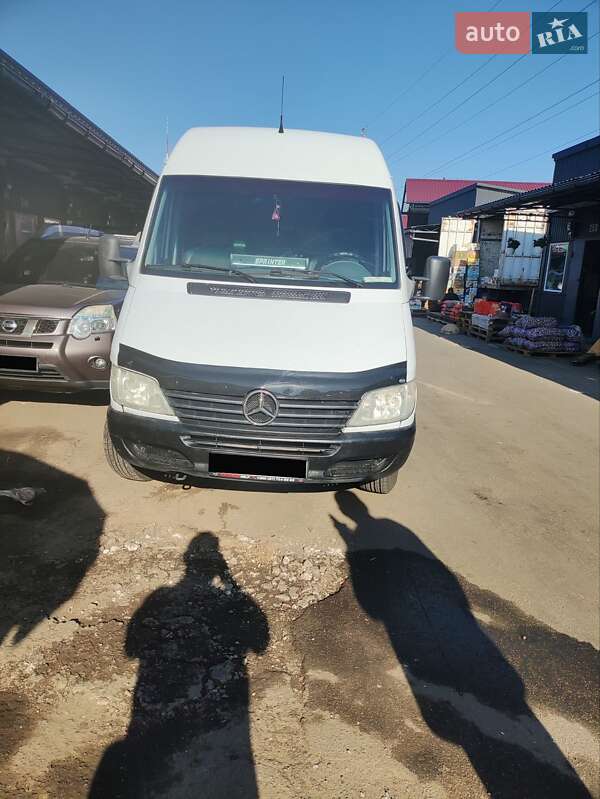 Mercedes-Benz Sprinter 2004