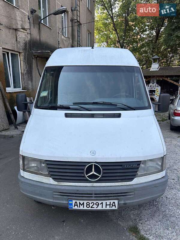 Грузовой фургон Mercedes-Benz Sprinter 1995 в Житомире
