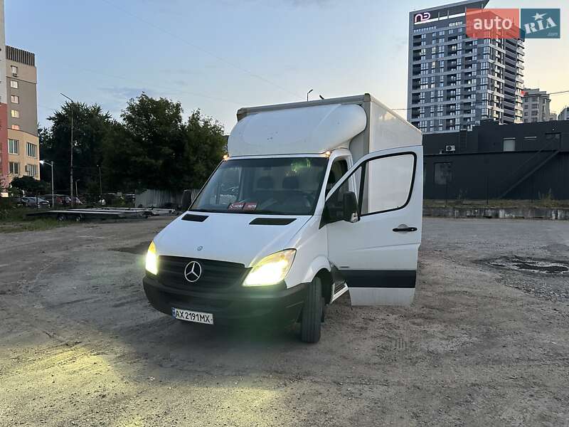 Грузовой фургон Mercedes-Benz Sprinter 2012 в Львове