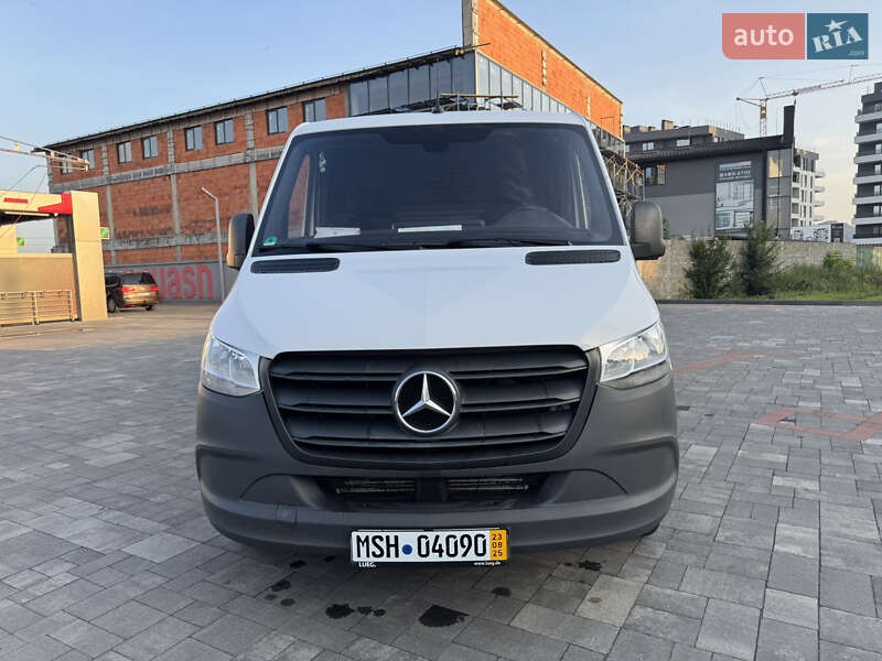 Грузовой фургон Mercedes-Benz Sprinter 2021 в 