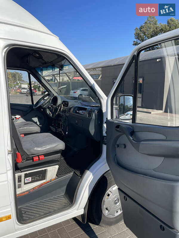 Грузопассажирский фургон Mercedes-Benz Sprinter 2005 в Днепре
