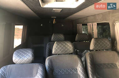 Микроавтобус Mercedes-Benz Sprinter 2005 в 