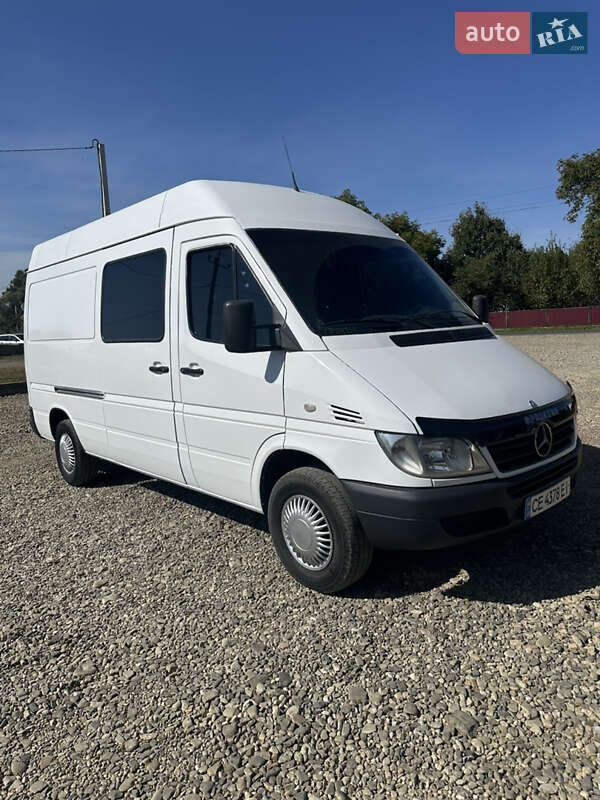Грузовой фургон Mercedes-Benz Sprinter 2003 в 