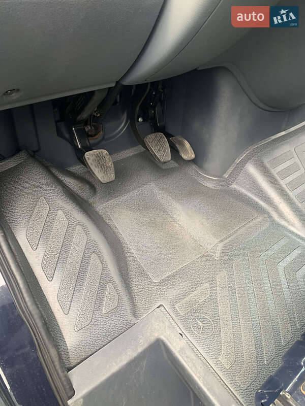 Для перевезення тварин Mercedes-Benz Sprinter 2002 в Бориславі