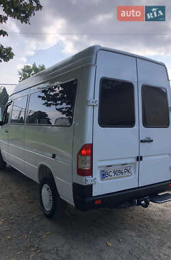 Грузопассажирский фургон Mercedes-Benz Sprinter 2000 в 