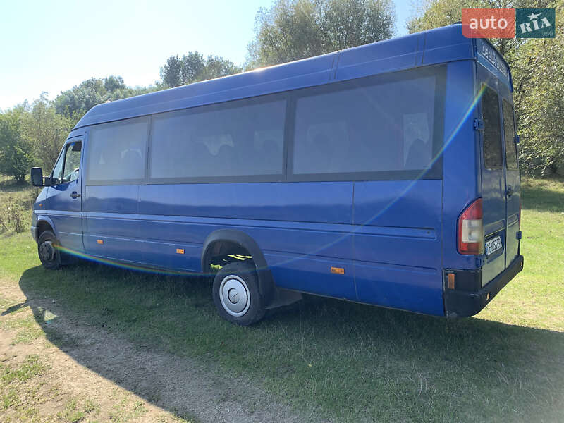 Mercedes-Benz Sprinter 2000